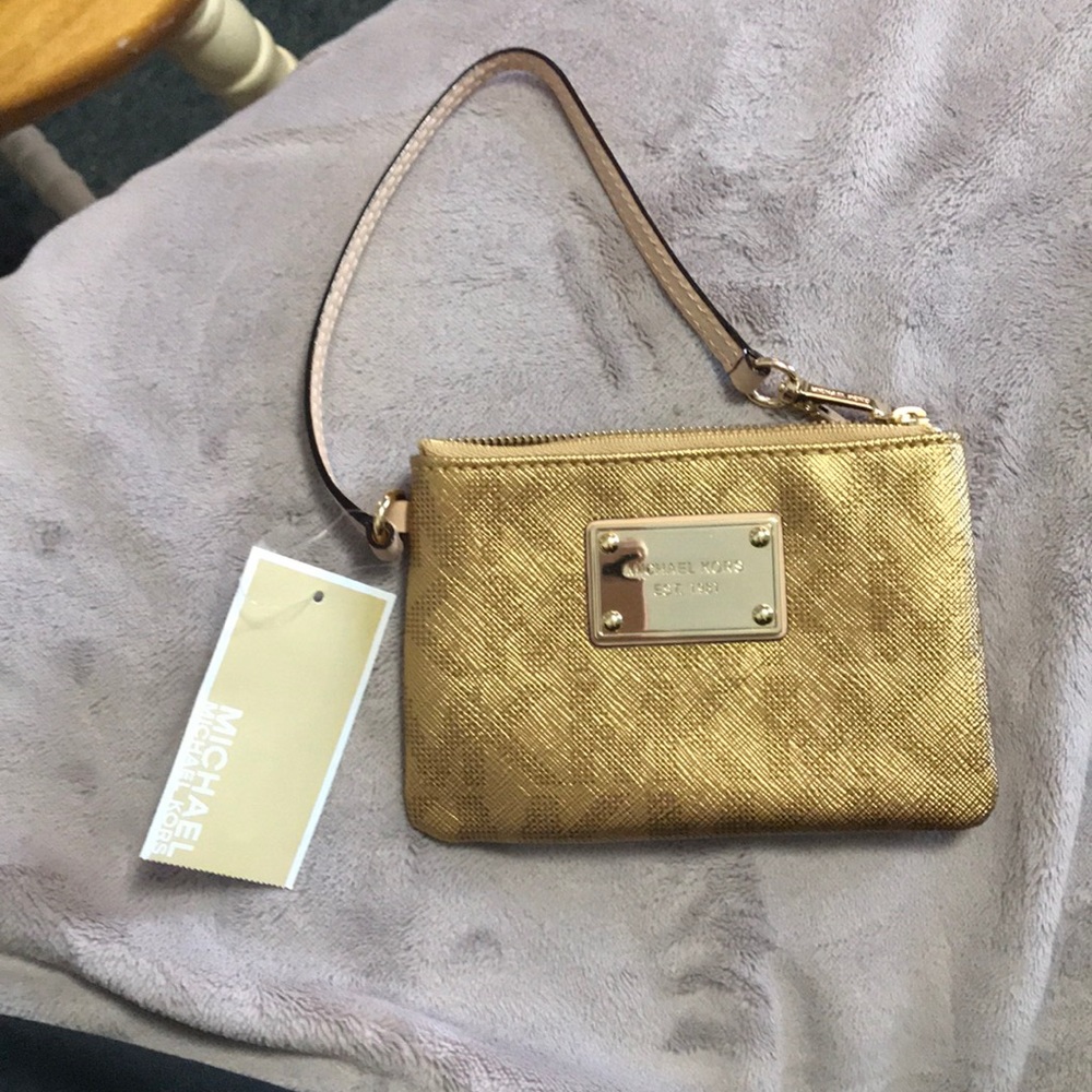 ✨✨Michael Kors small wristlet